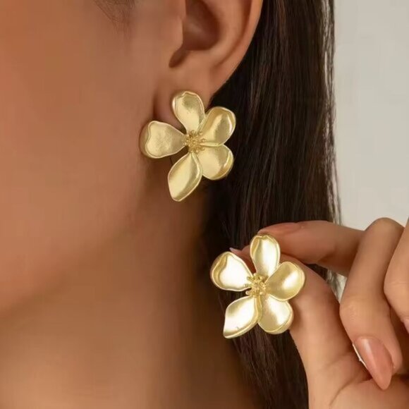14K Gold Filled Flower Earrings - Picture 3 of 3